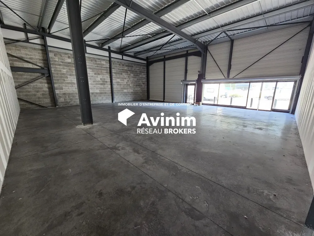 SUPERBES LOCAUX COMMERCIAUX (4)