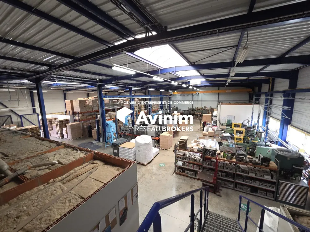 À VENDRE – BUREAUX (400 m²) + ATELIER (1’200 m²) – ARBENwebp