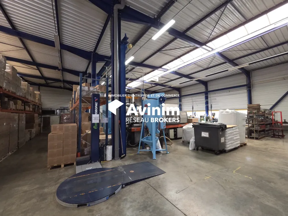 À VENDRE – BUREAUX (400 m²) + ATELIER (1’200 m²) – ARBENwebp