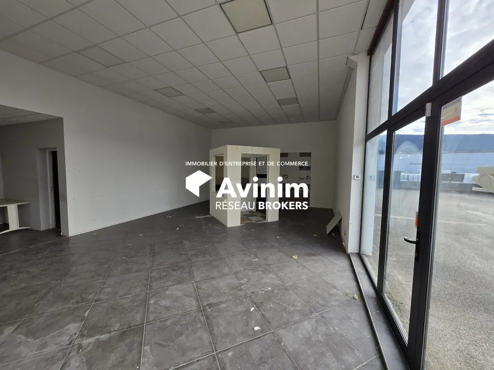 ARBENT 01 A SAISIR LOCAL COMMERCIAL PROCHE INTERMARCHÉ HYPER 340m²