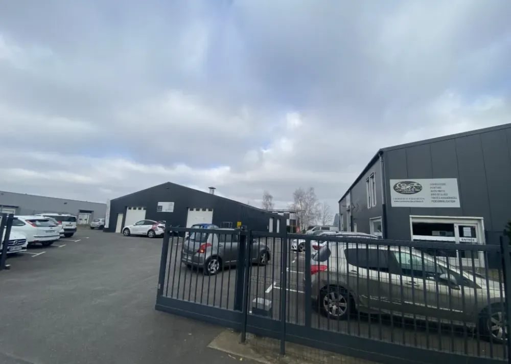 Local professionnel , 940 m² 1 880 000 € HT