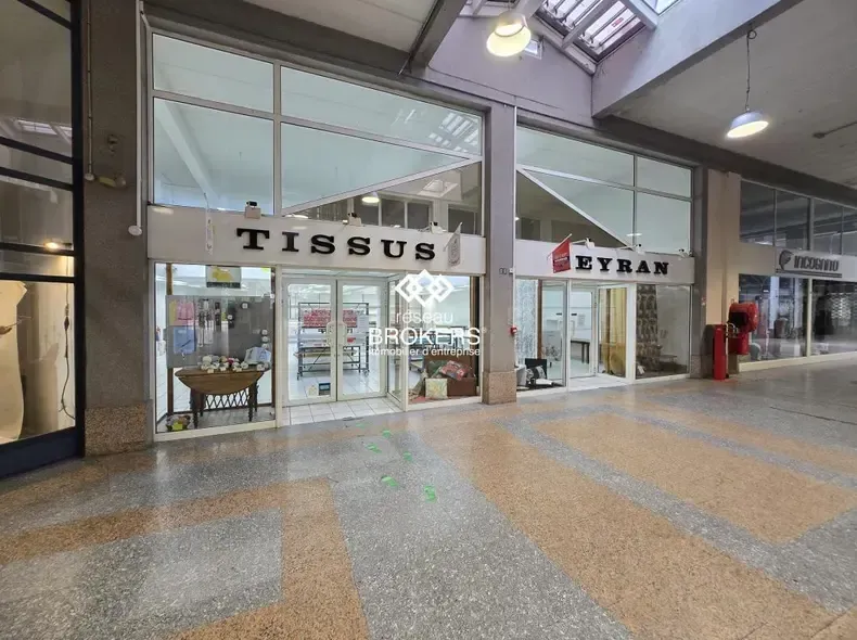 Boutique , 420 m² 2 900 €/mois HT HC