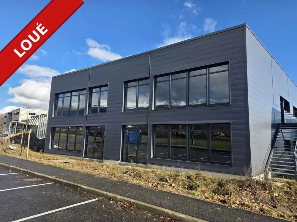 LOUÉ - Local professionnel , 1077 m² 19 280 €/mois HT HC